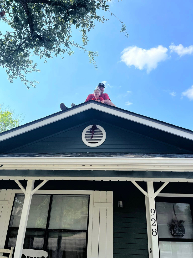 Roof Repair and Leak Experts Image