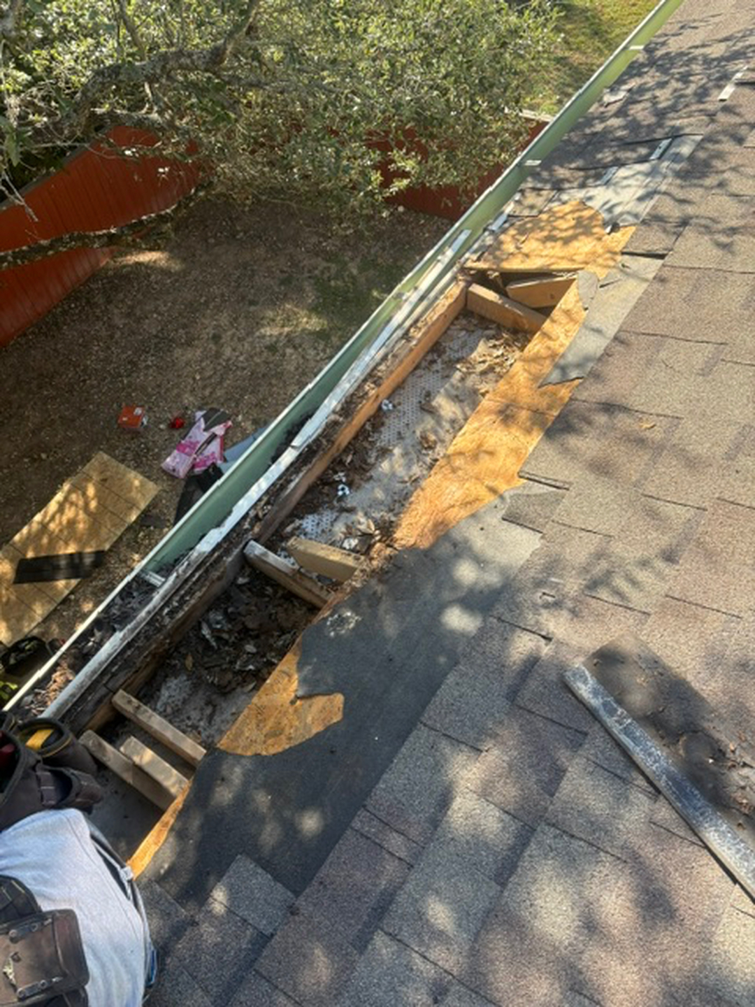 Roof Repair and Leak Experts Image