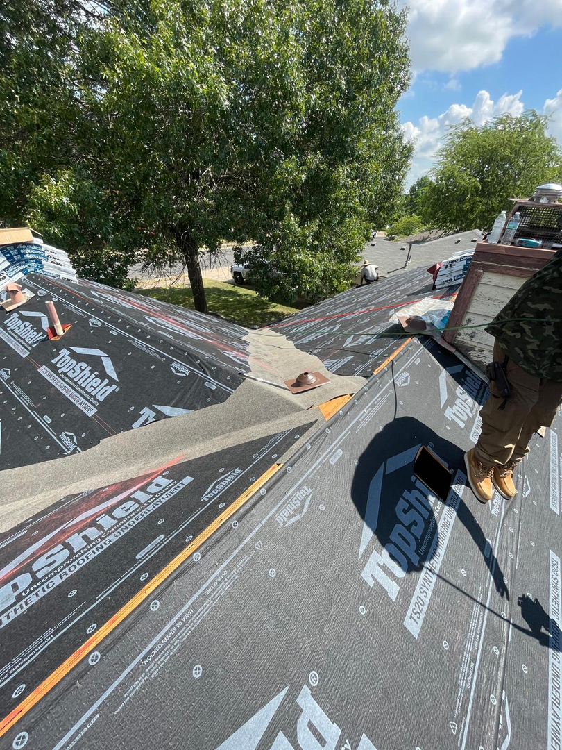 Roof Repair and Leak Experts Image