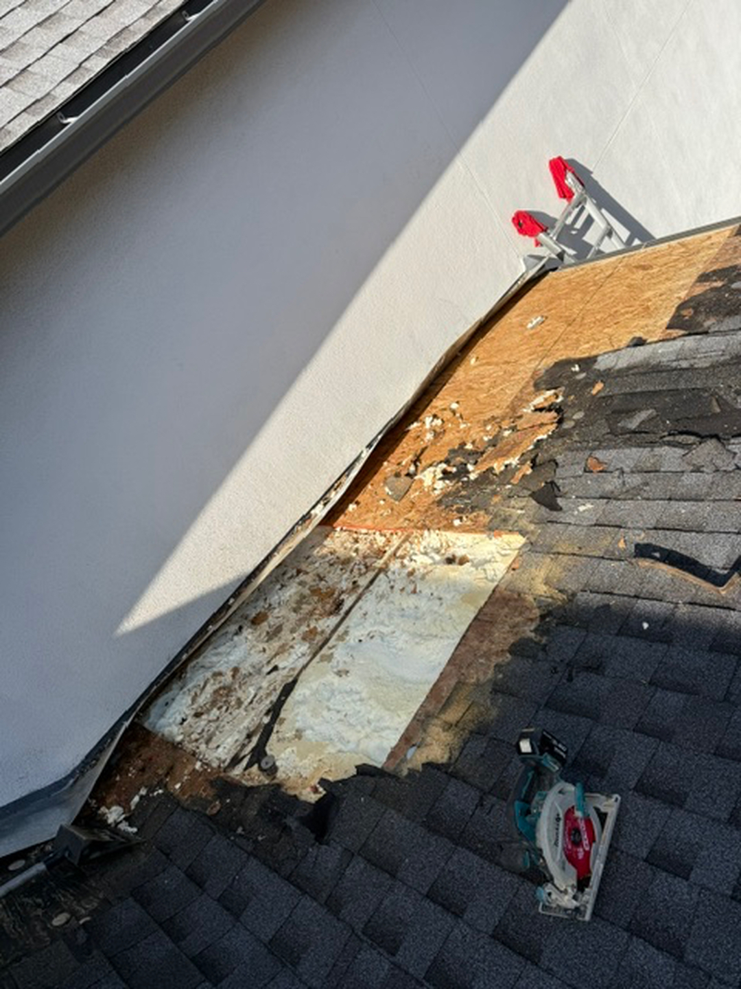 Roof Repair and Leak Experts Image