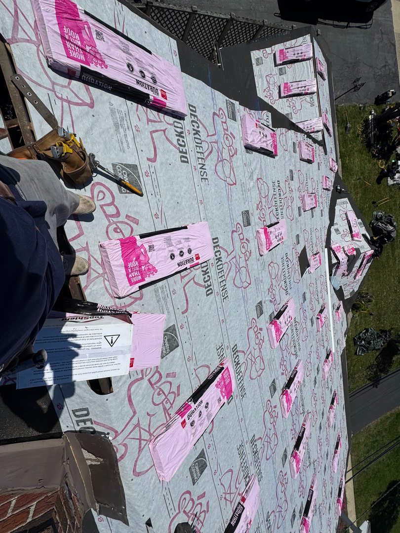 A&amp;H Roofing LLC. Logo