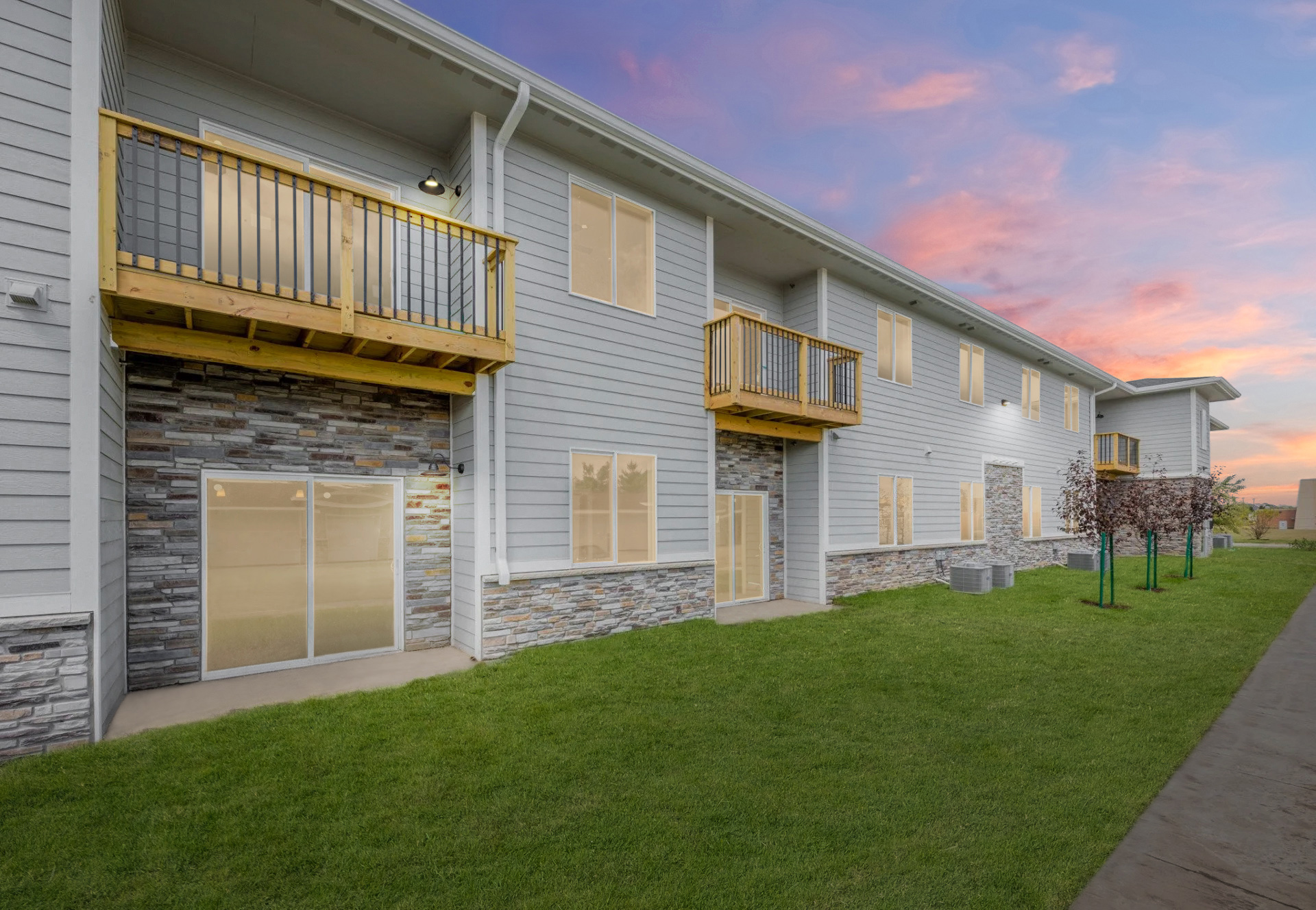 White Oak Apartments - Johnston, IA