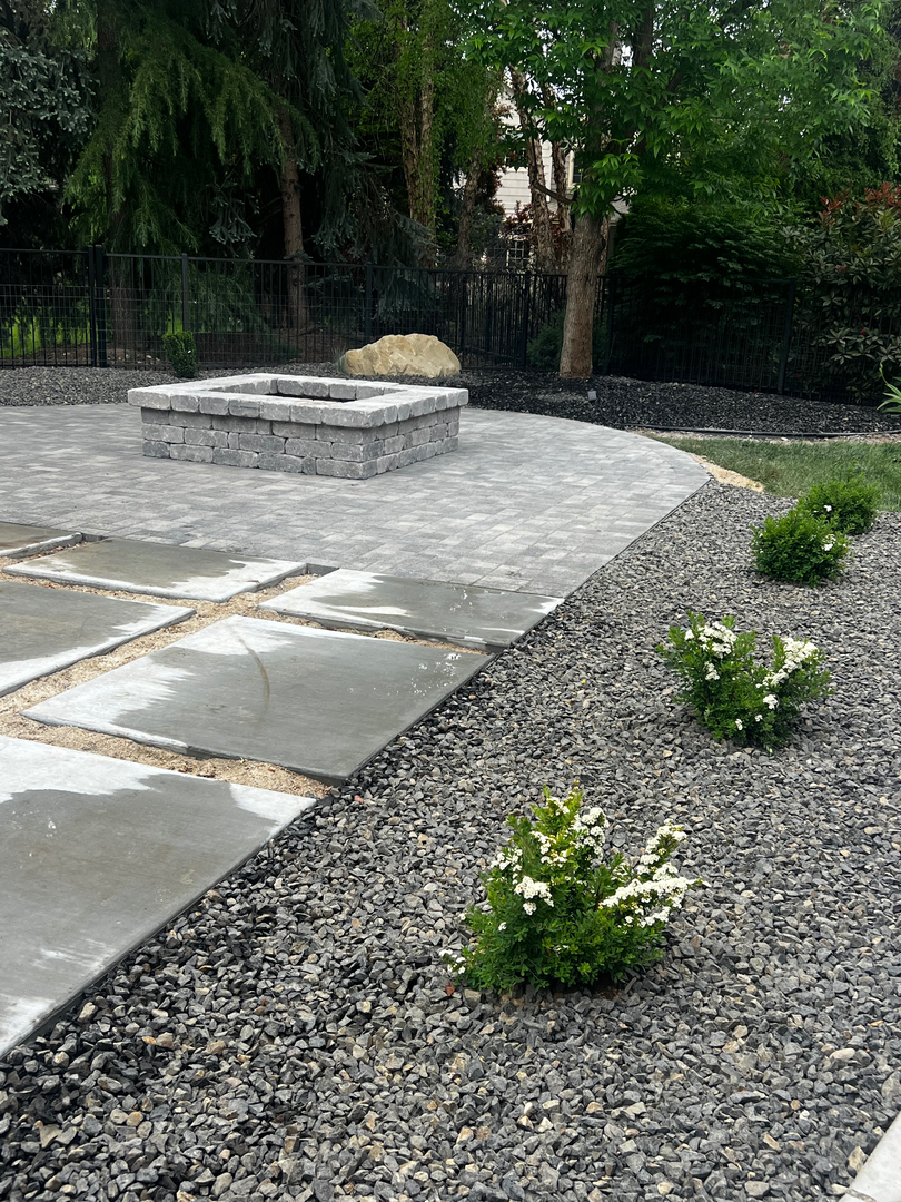 Fox Landscape and Construction Image