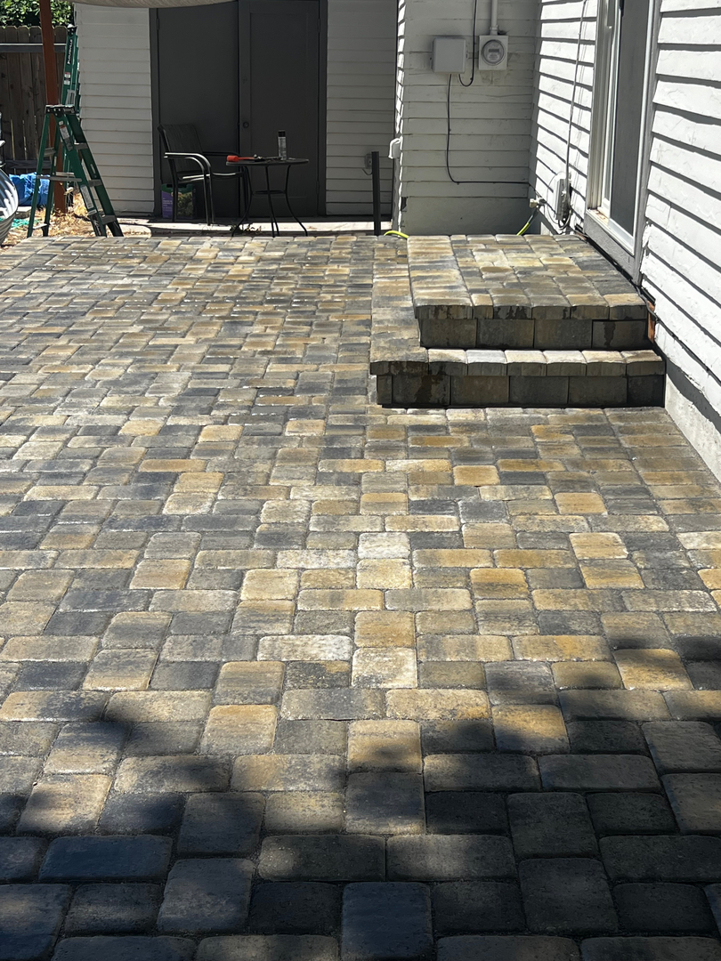 Fox Landscape and Construction Image