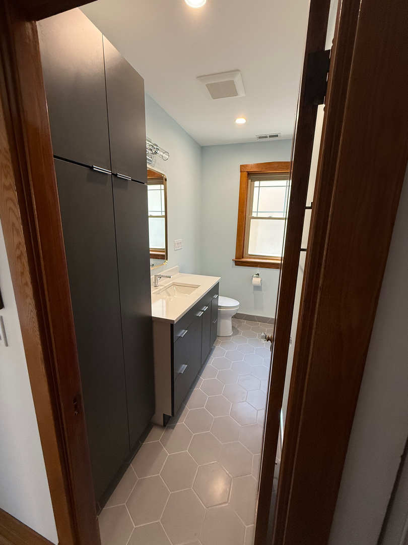 Wrigleyville Handyman & Remodeling Incorporated Image