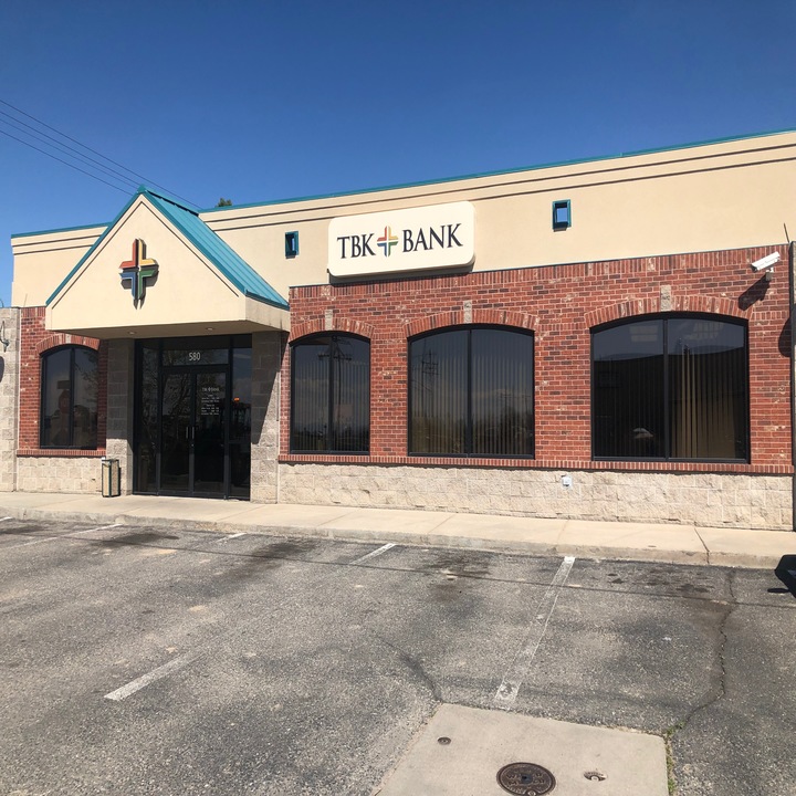 Valley Bank & Trust Image