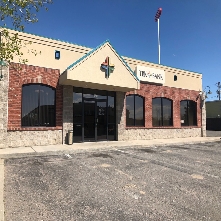 Valley Bank & Trust Image