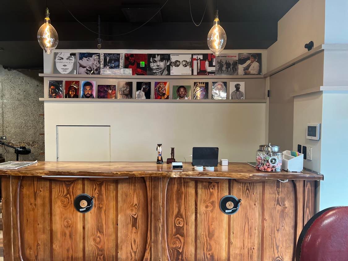 Analog Barbershop Image