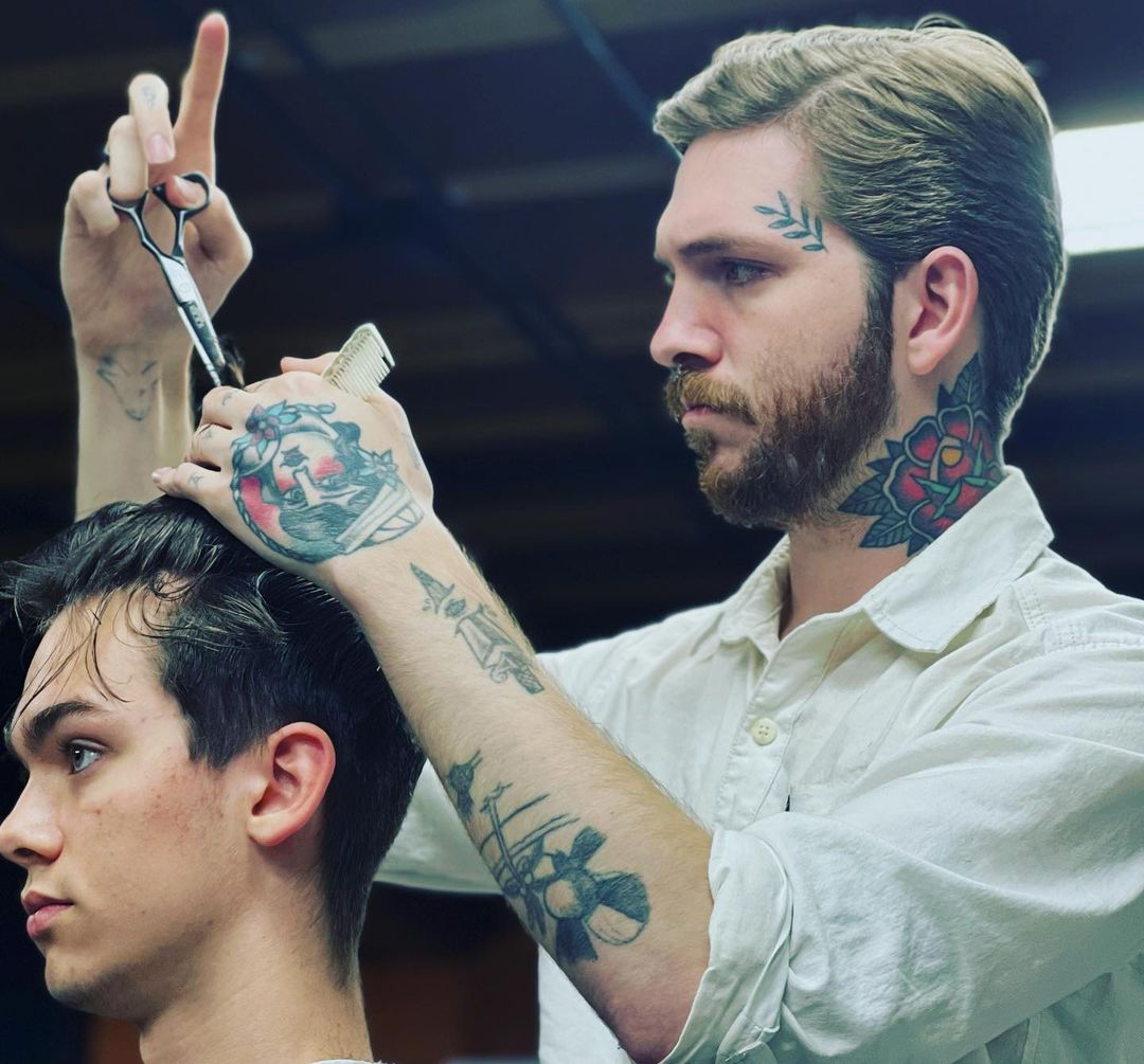 Analog Barbershop Image