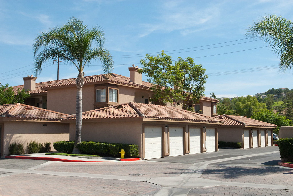 Hillsborough Park Apartments - La Habra, CA