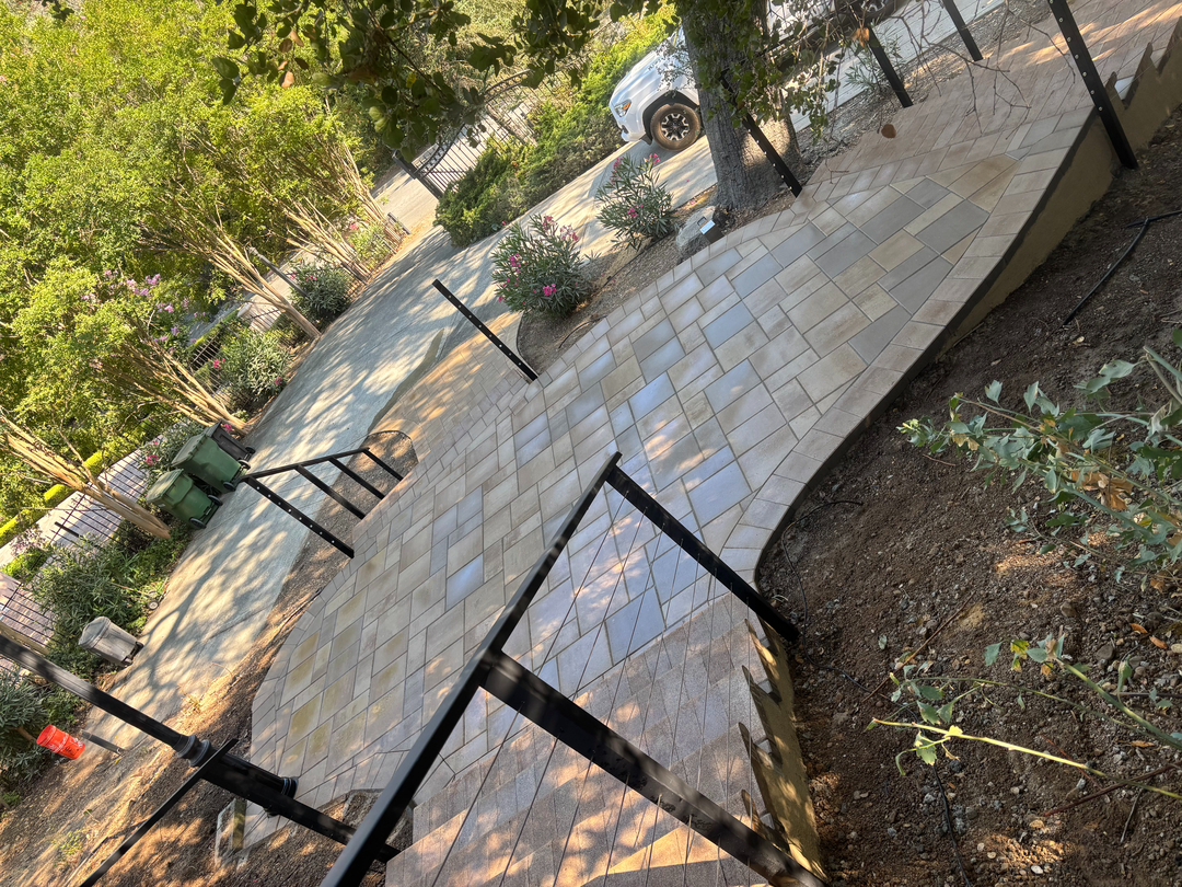 Elias Landscaping Inc. Image