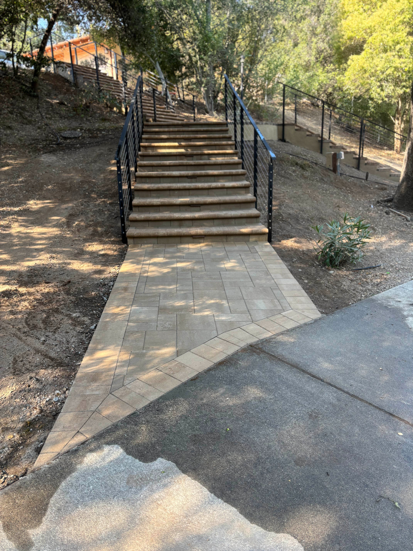 Elias Landscaping Inc. Image