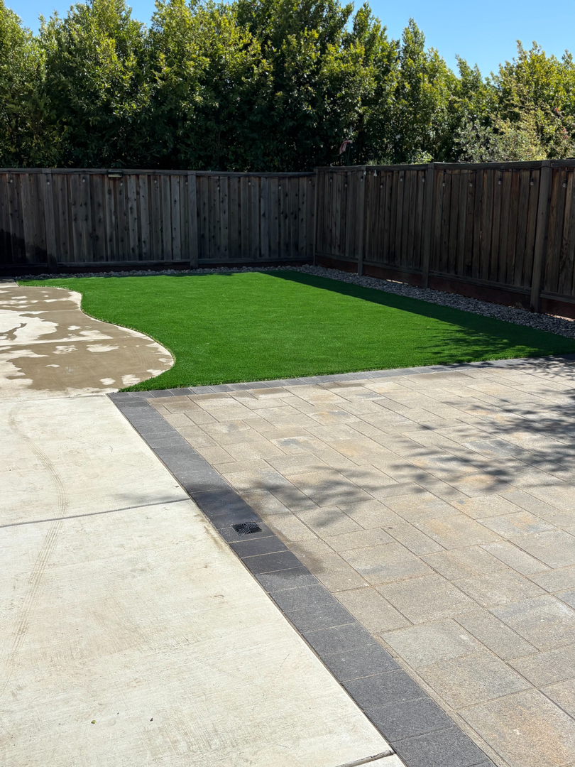 Elias Landscaping Inc. Image