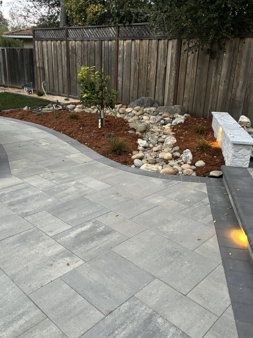 Elias Landscaping Inc. Image