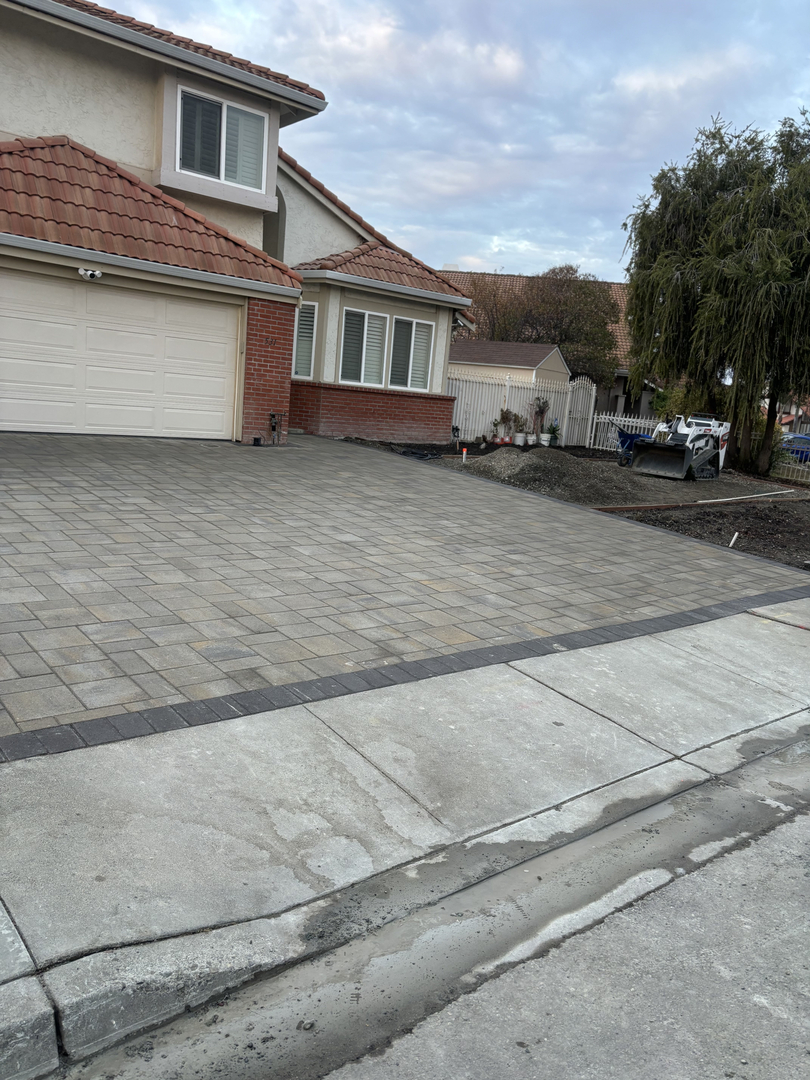 Elias Landscaping Inc. Image