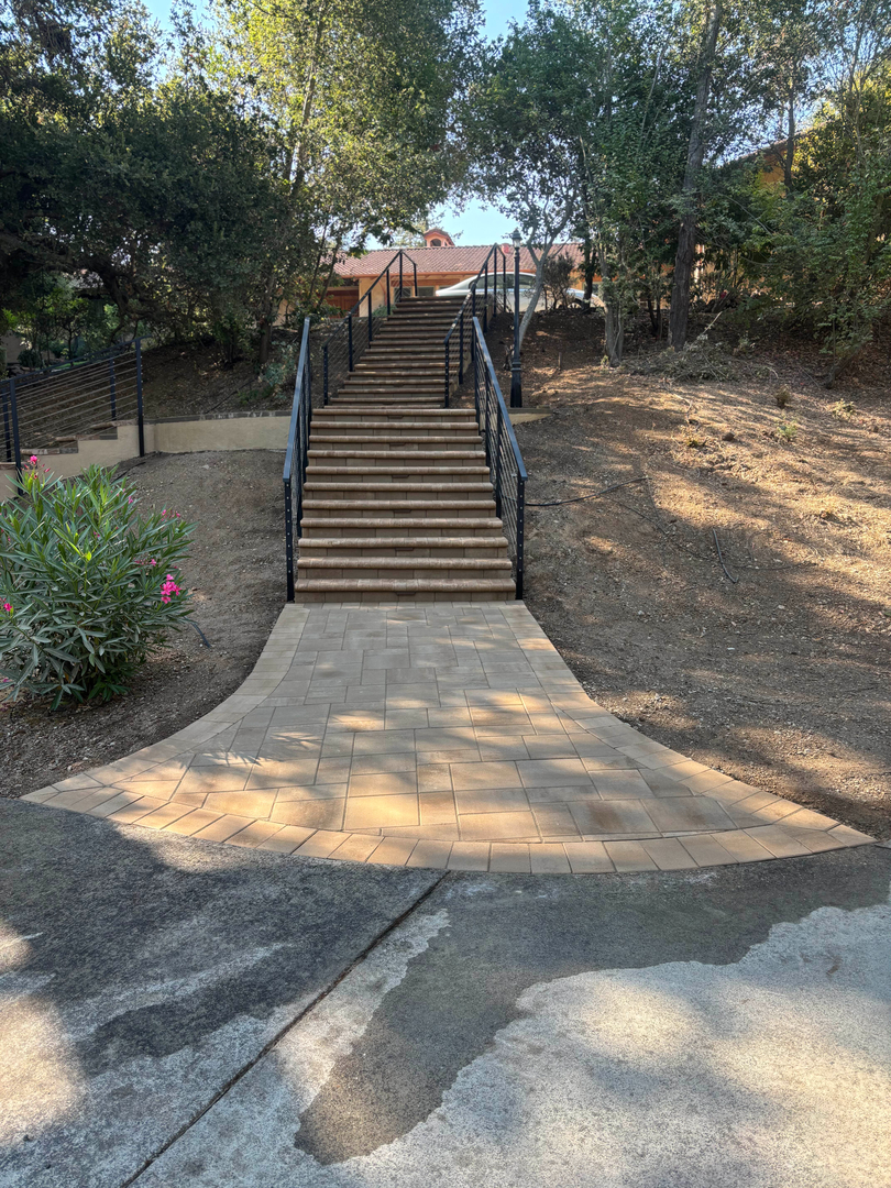 Elias Landscaping Inc. Image