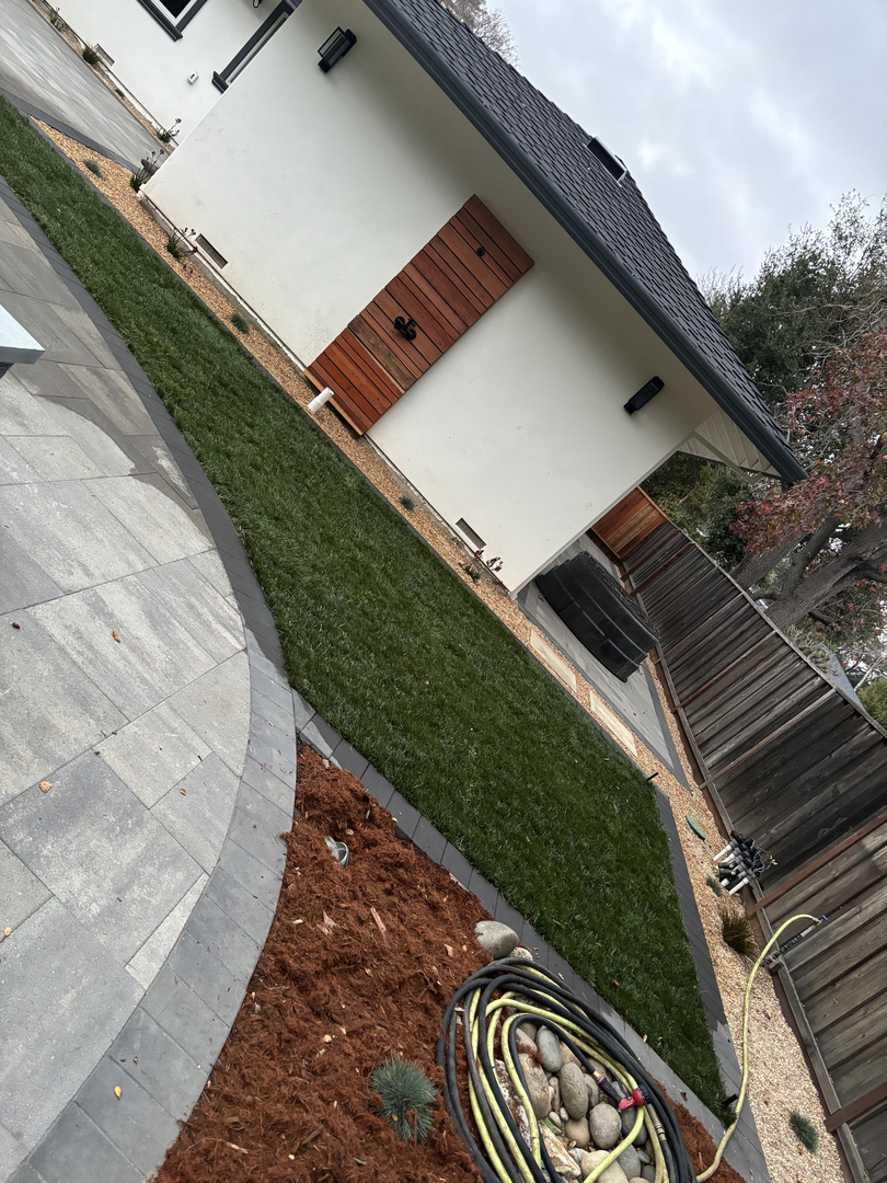 Elias Landscaping Inc. Image