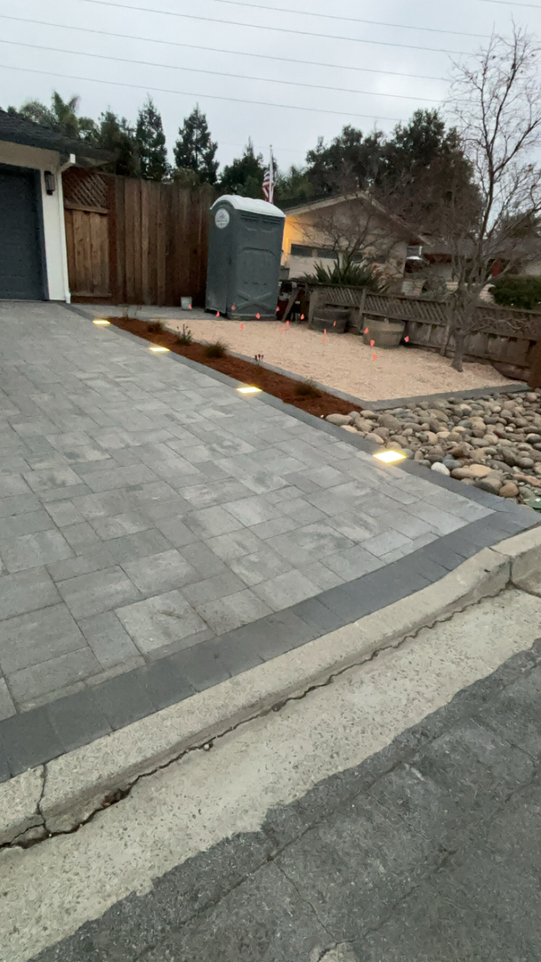 Elias Landscaping Inc. Image