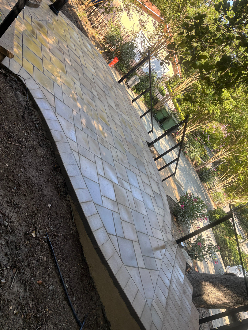 Elias Landscaping Inc. Image