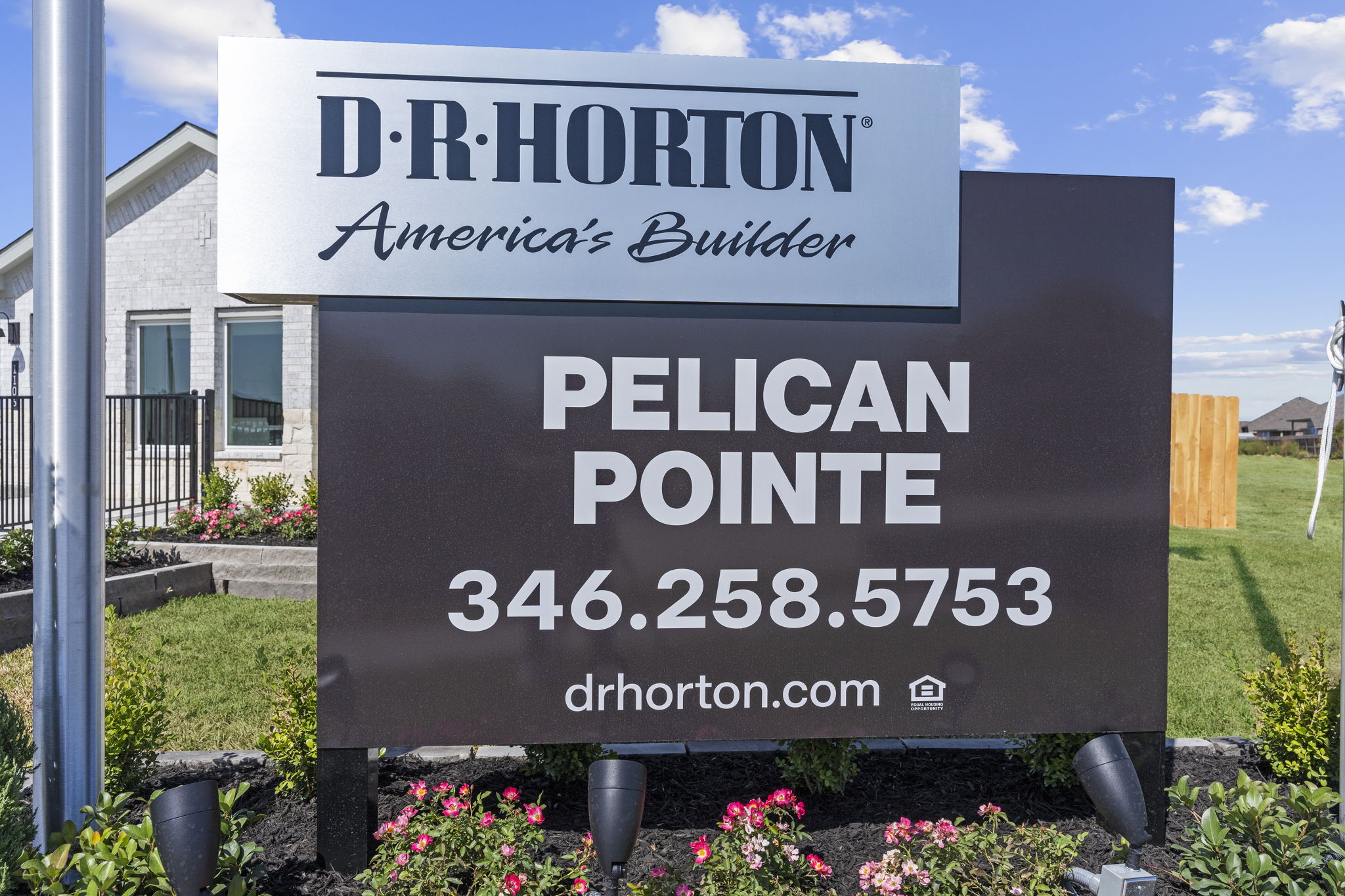 Pelican Pointe by D.R. Horton Logo