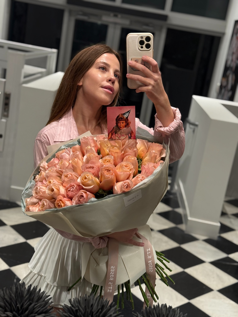 IT IS ROSES LLC Image