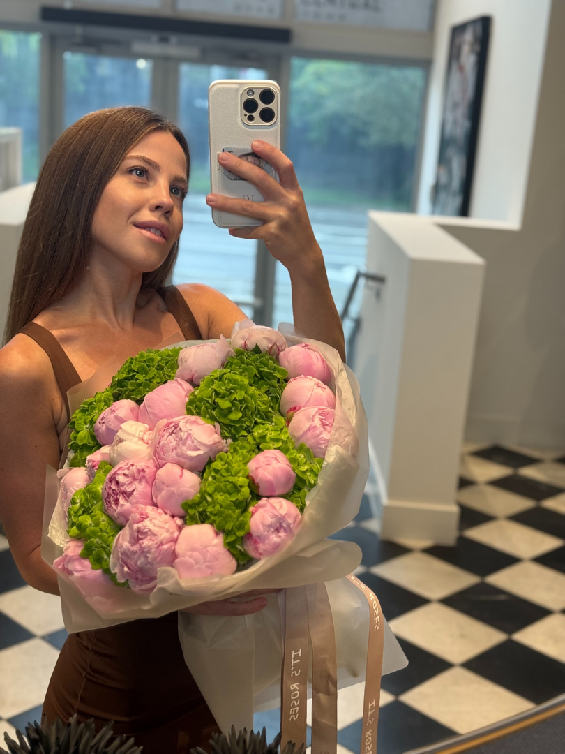 IT IS ROSES LLC Image