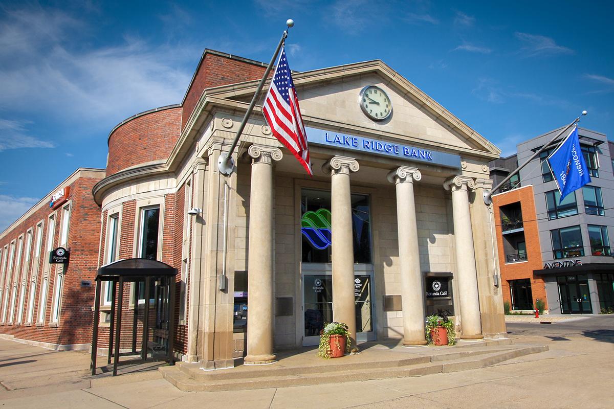 Lake Ridge Bank Logo