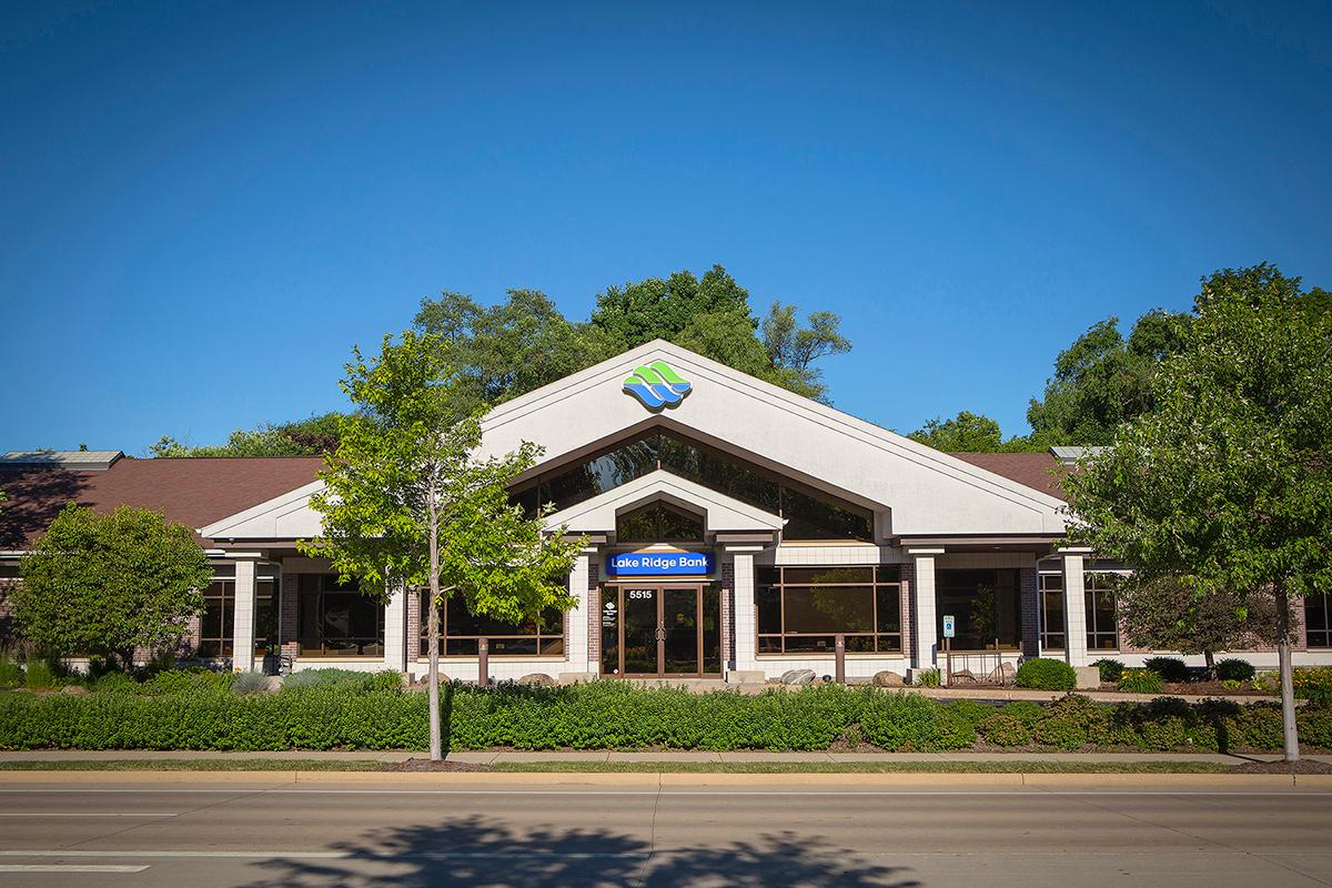Lake Ridge Bank Logo