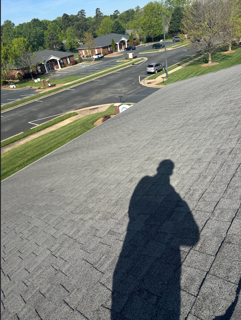 Eastern Oak Roofing Image