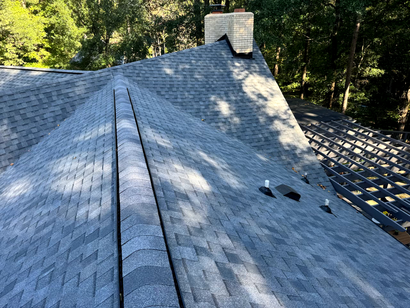Eastern Oak Roofing LLC Image