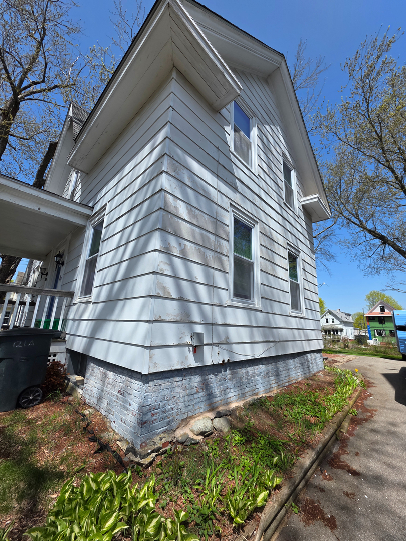 Mighty Dog Roofing New Hampshire Image