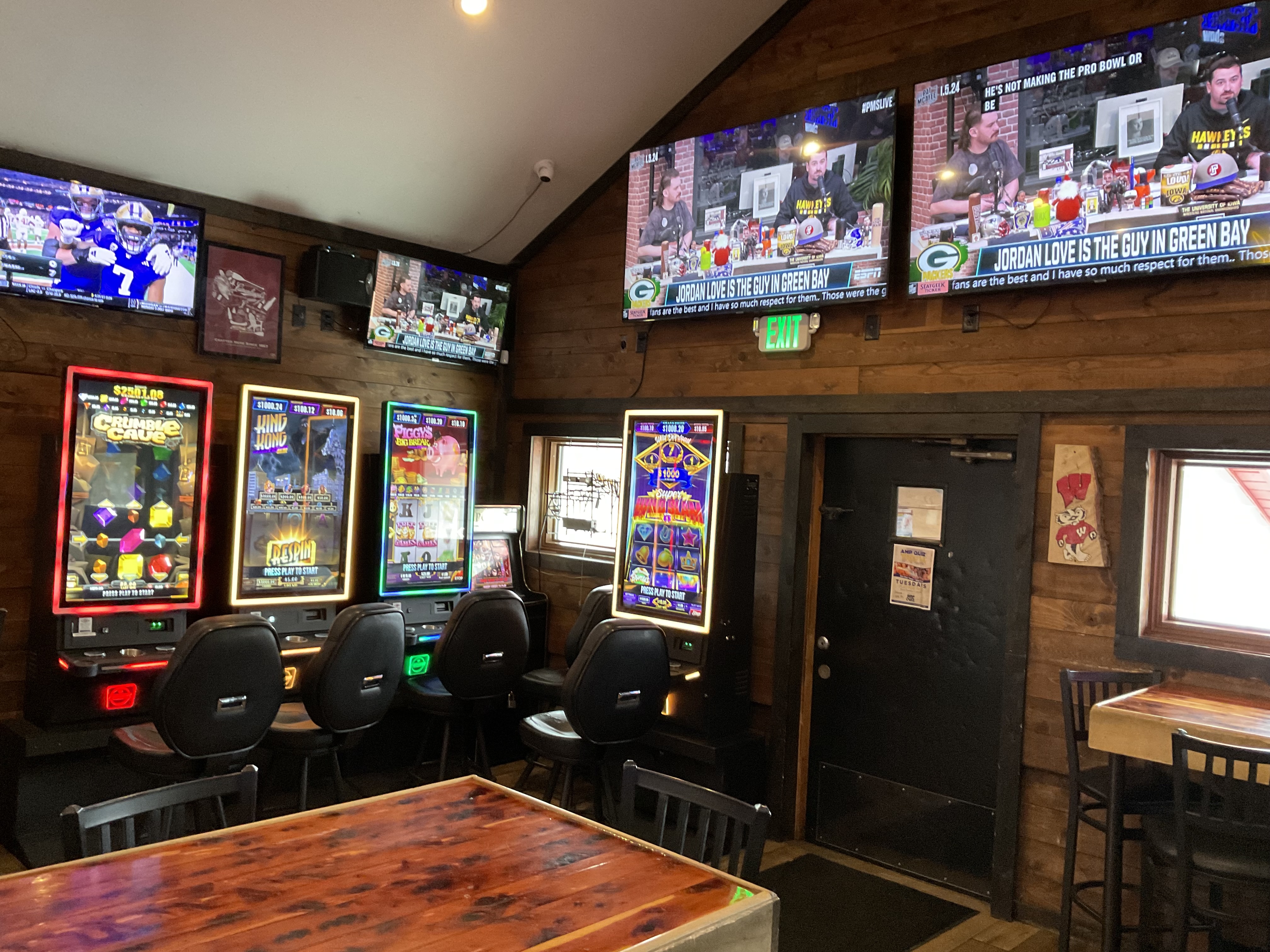 Thirsty Badger Sports Bar & Grill Image