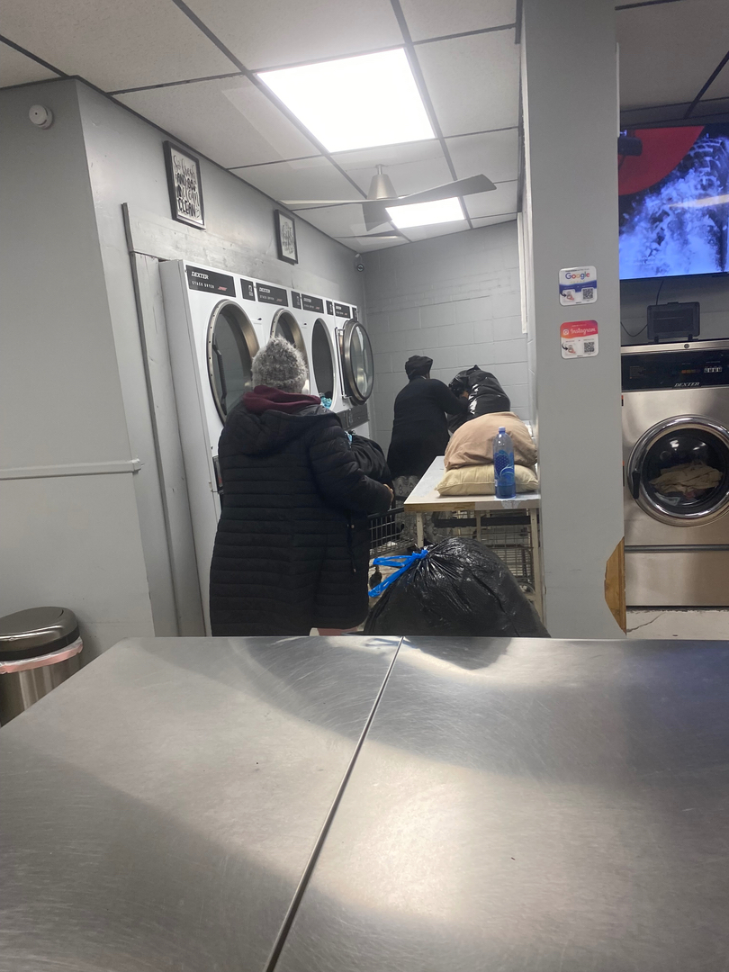 Top Wash Laundromats & Wash and fold Image