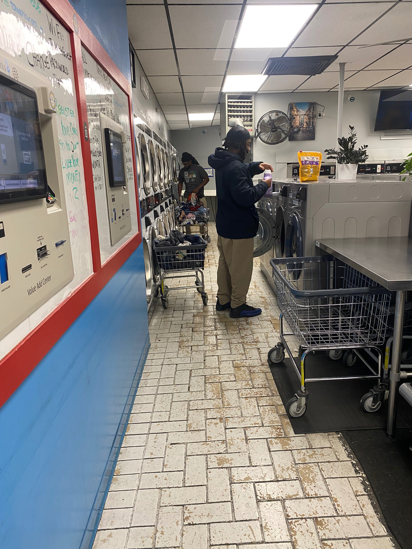 Top Wash Laundromats &amp; Wash and fold Logo