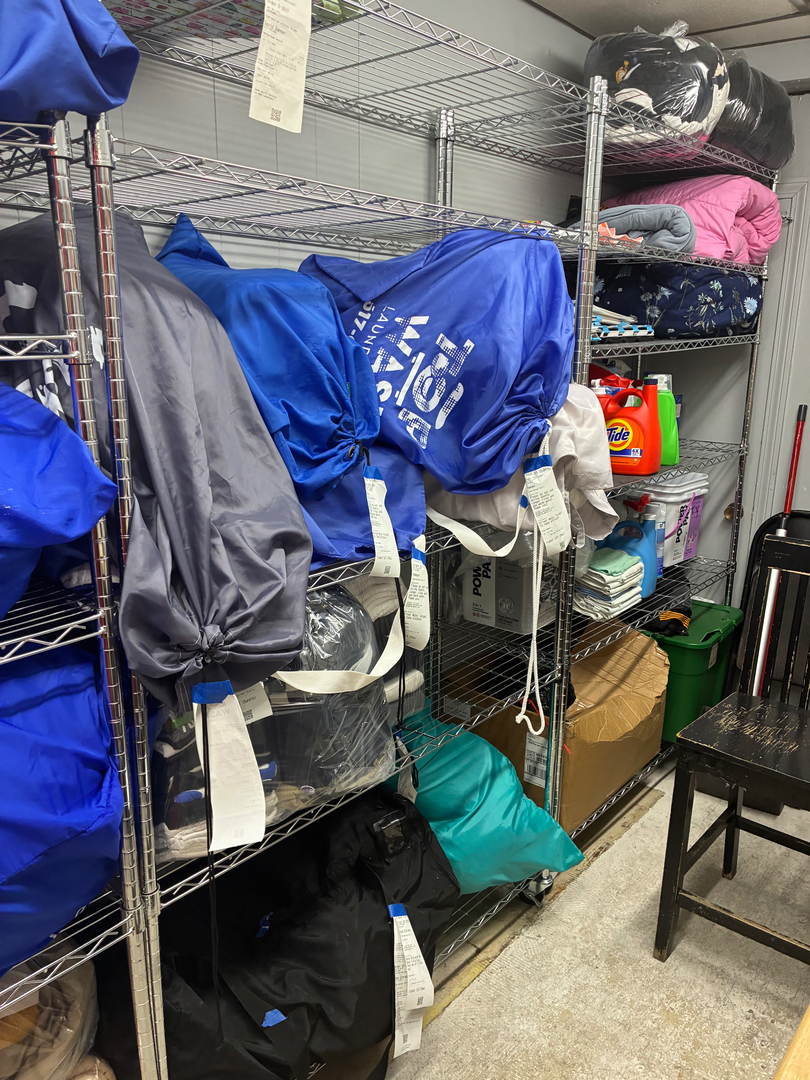 Top Wash Laundromats & Wash and fold Image