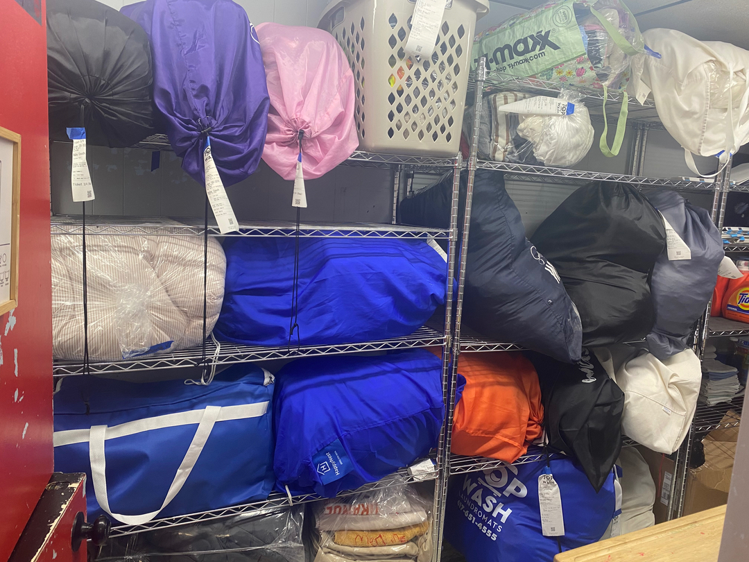 Top Wash Laundromats & Wash and fold Image