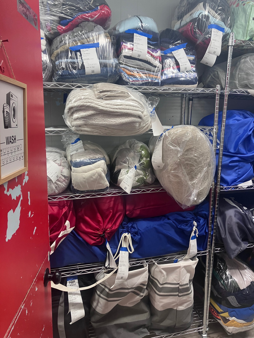 Top Wash Laundromats & Wash and fold Image