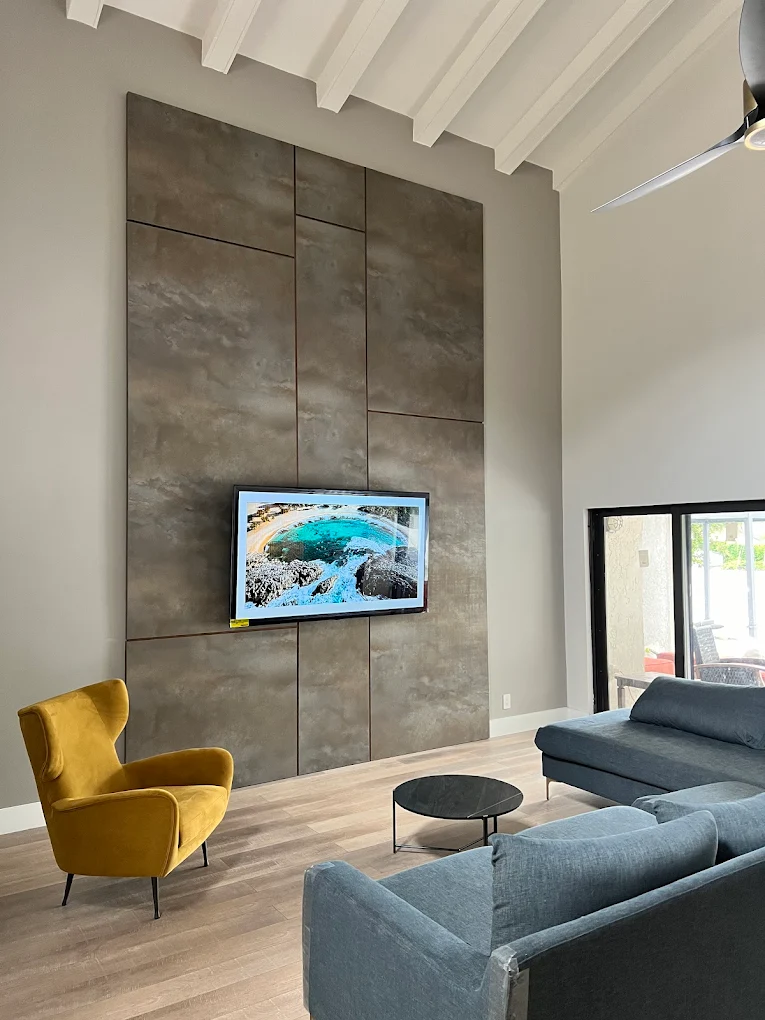 Galantis Interior Image