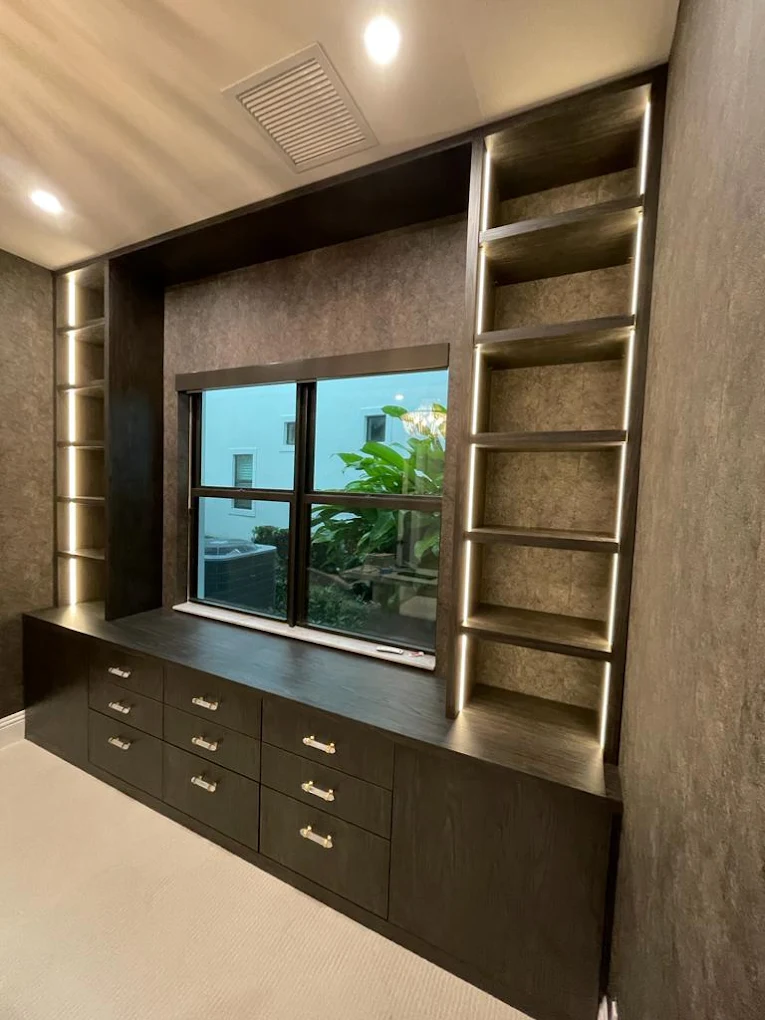 Galantis Interior Image