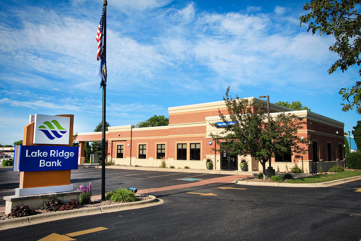 Lake Ridge Bank Logo