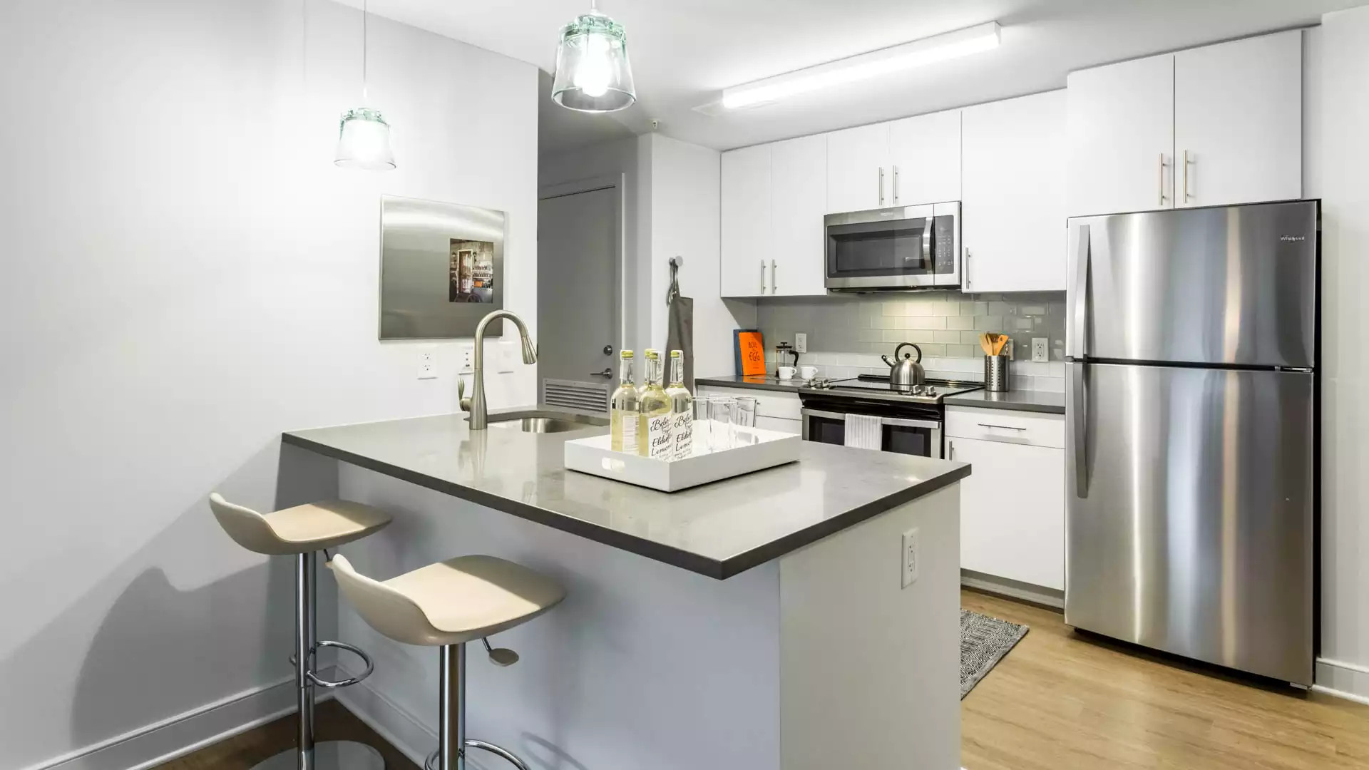 455 Eye Apartments Image