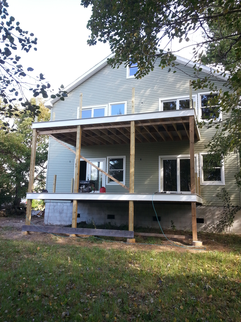 De Luca Construction and Landscaping Image