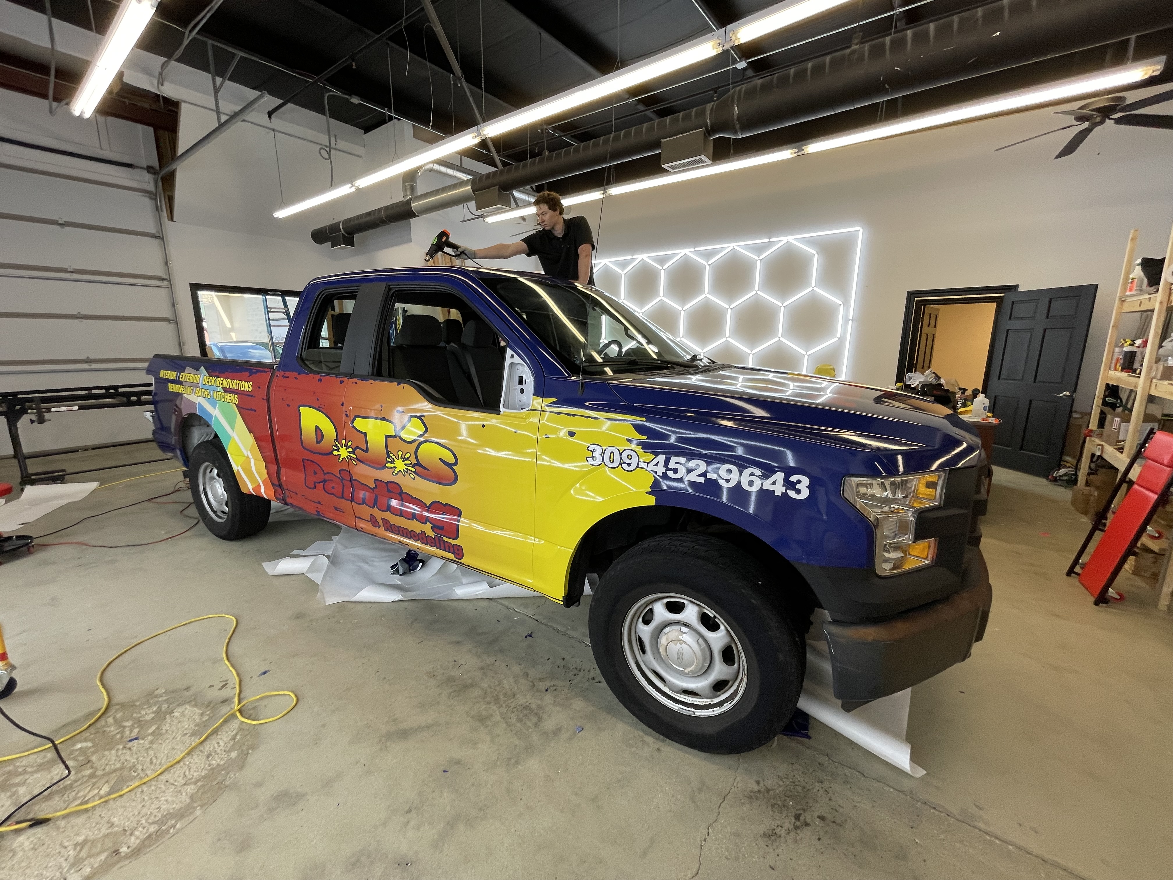 Central Image Wraps Image