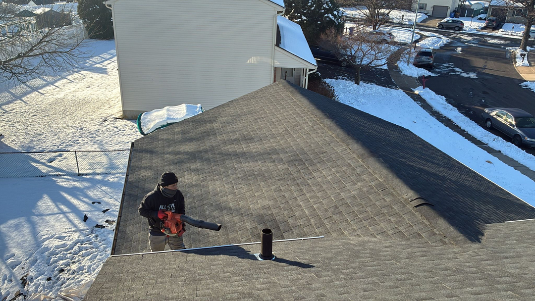 Strong Contractor & Roofing Image