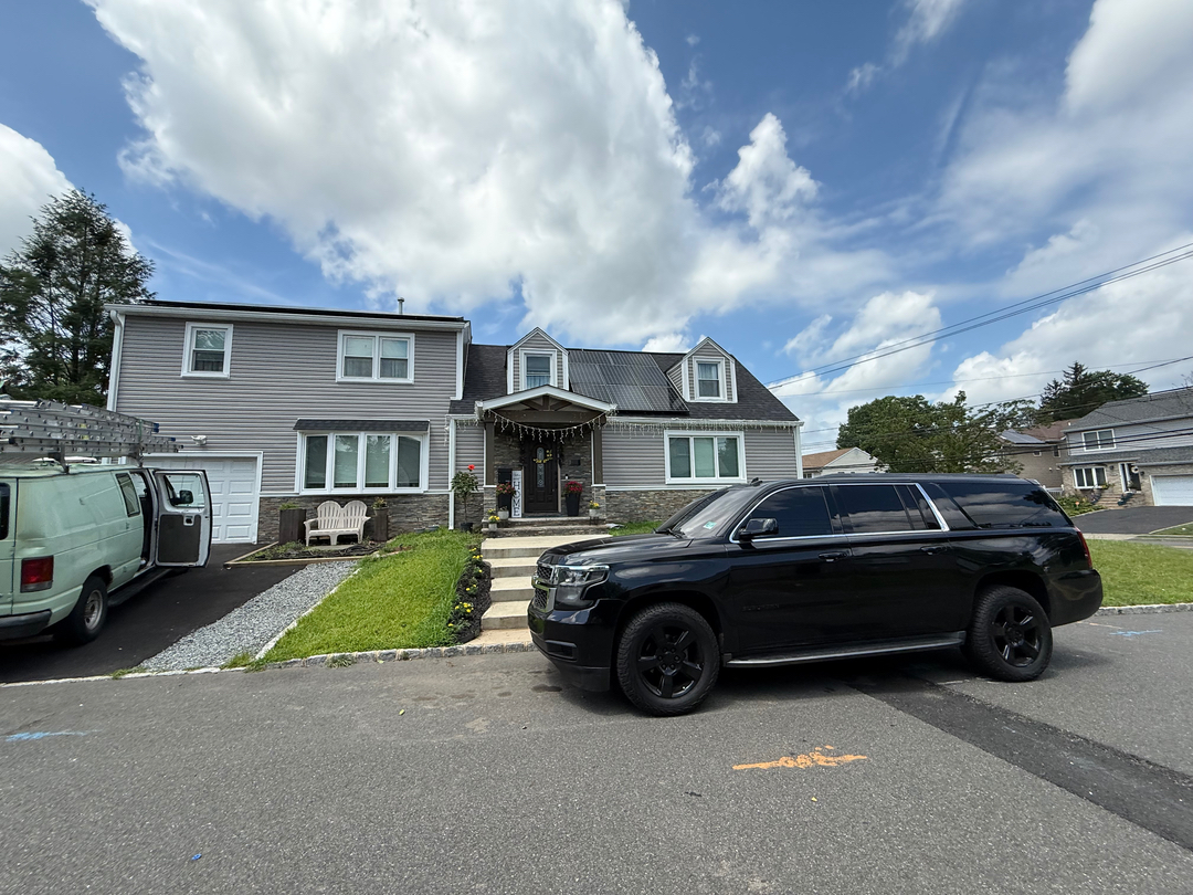 Strong Contractor & Roofing Image