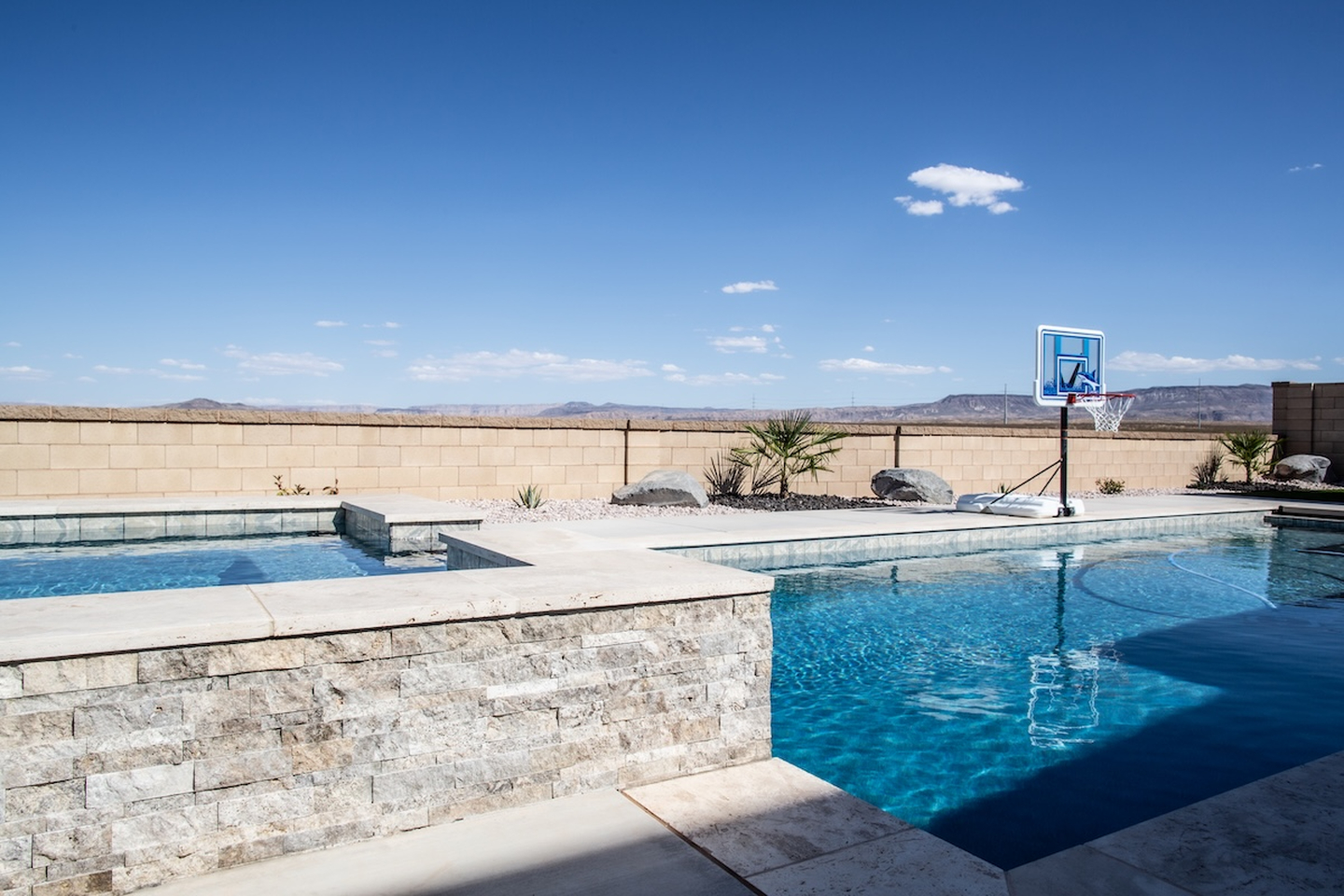 Taylor Made Pools Inc. Image