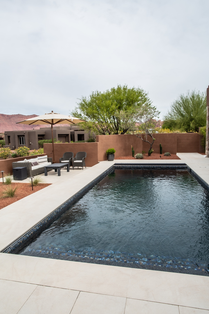 Taylor Made Pools Inc. Image