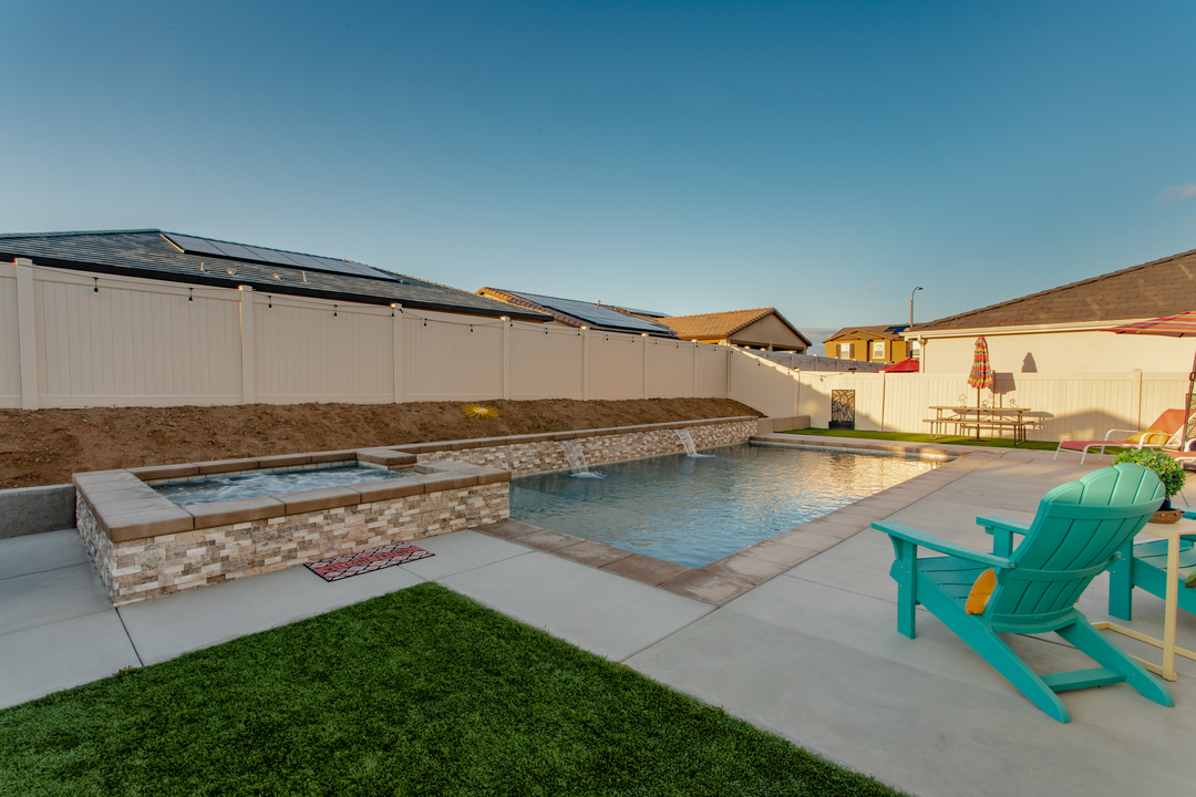 Taylor Made Pools Inc. Image