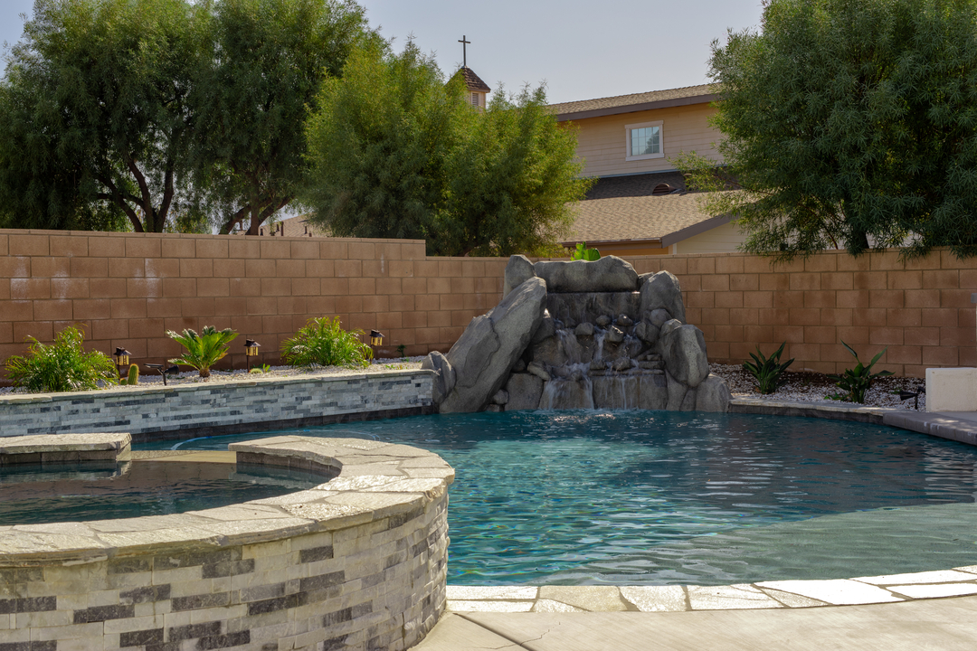 Taylor Made Pools Inc. Image