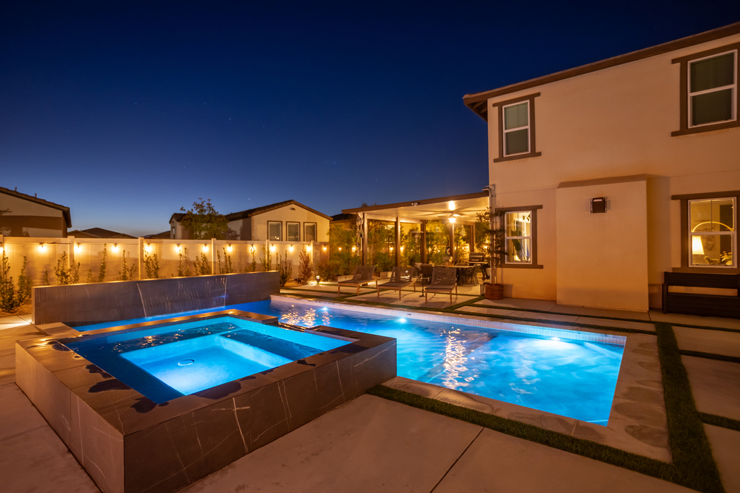 Taylor Made Pools Inc. Image